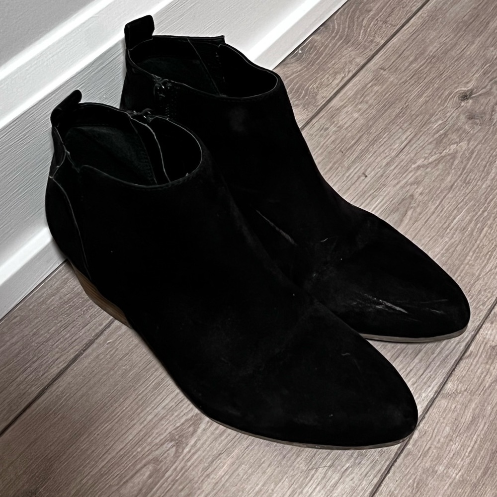 Pointy Toe Black Booties